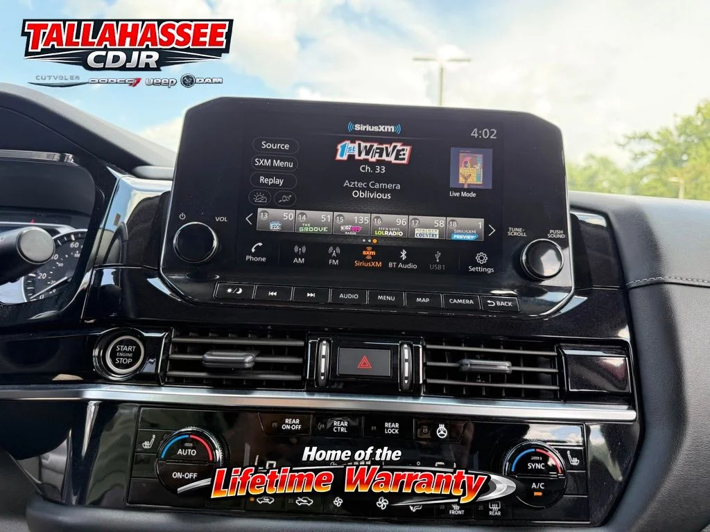 Used 2023 Scarlet Nissan SL image 25