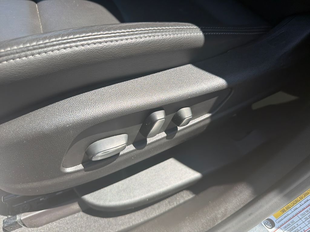 Used 2025 Silver Cadillac Premium Luxury image 16