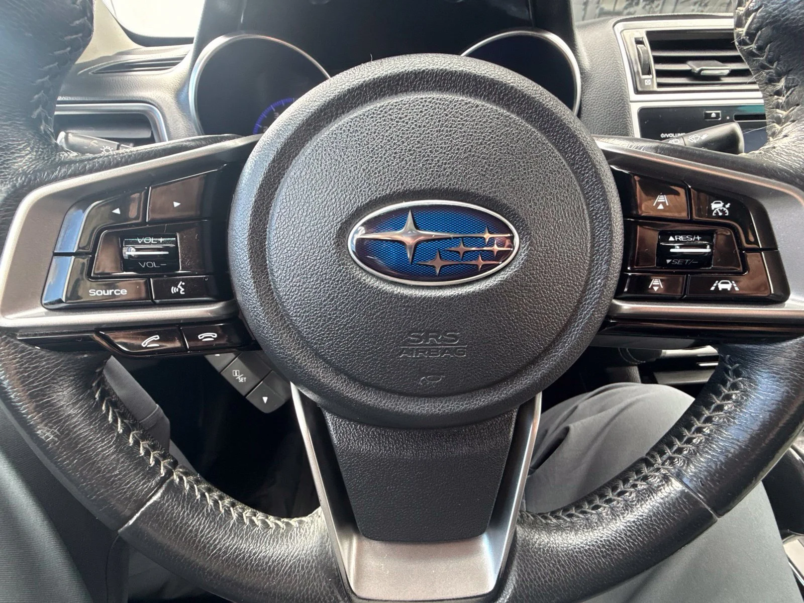 Used 2018 Gray Metallic Subaru 2.5i image 10