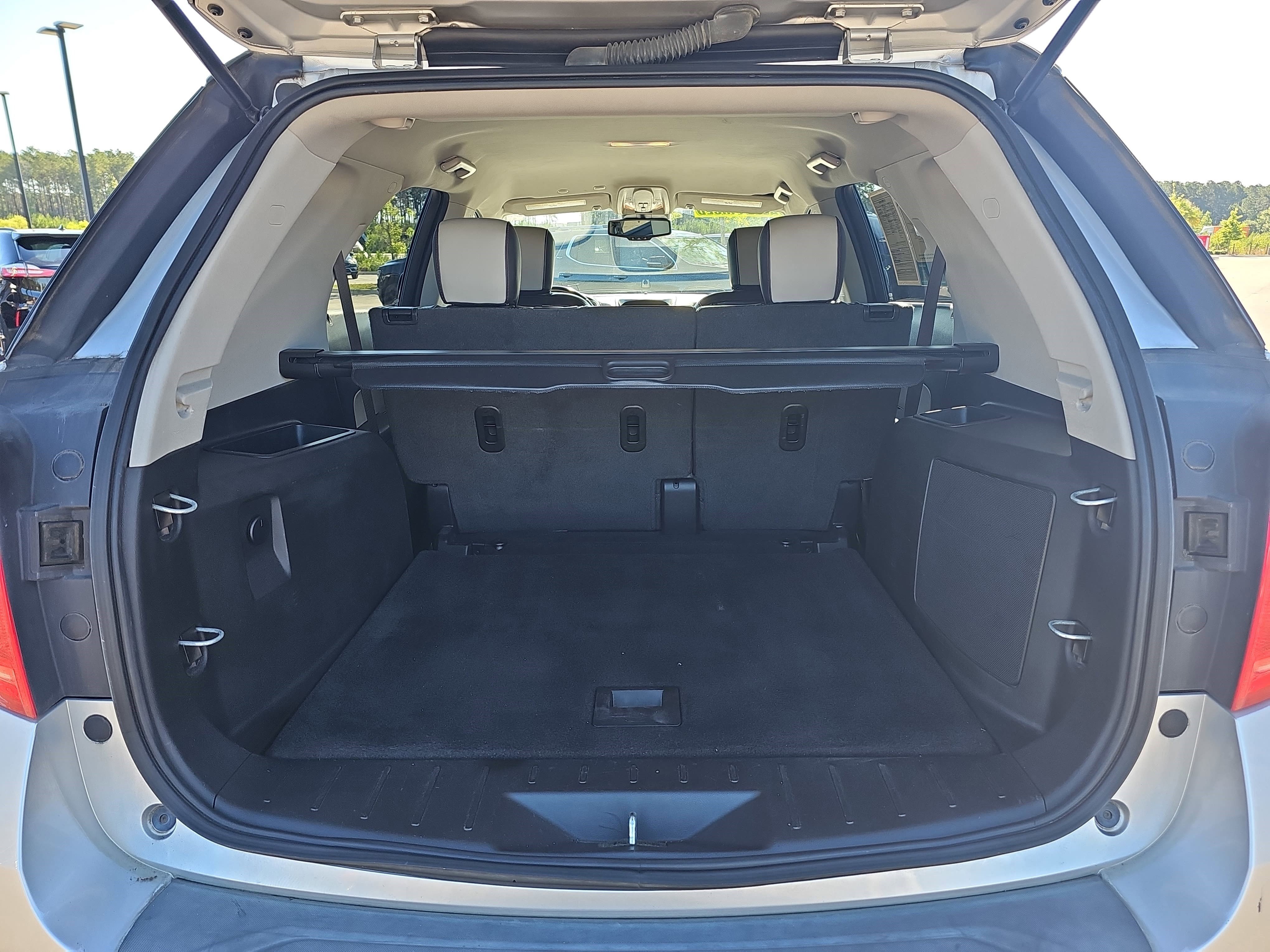 Used 2017 Silver Ice Metallic Chevrolet Premier image 24
