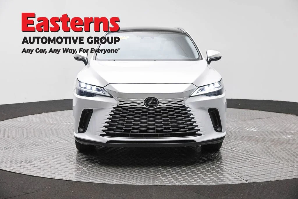 Used 2025 White Lexus 350 Luxury image 2