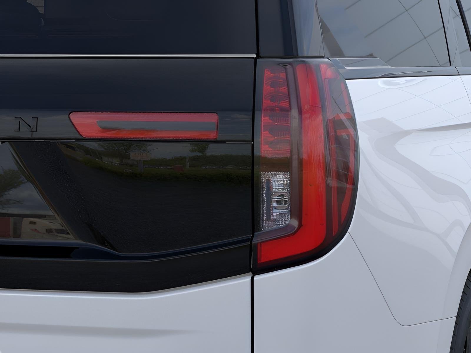 New 2026 Star White Metallic Tri-Coat Ford Platinum® image 21