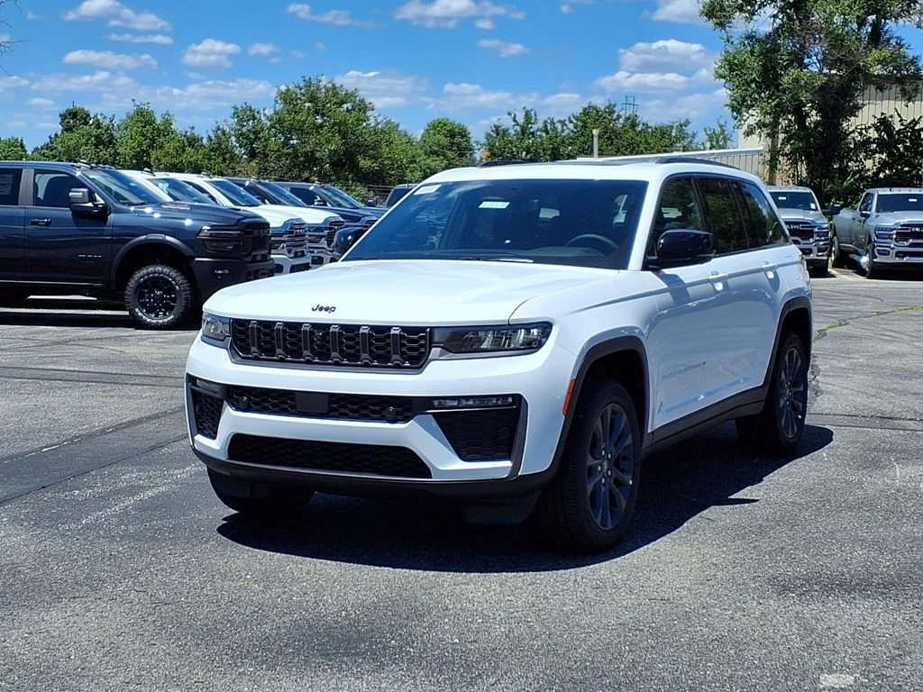 New 2026 Bright White Clear-Coat Exterior Paint Jeep  image 2