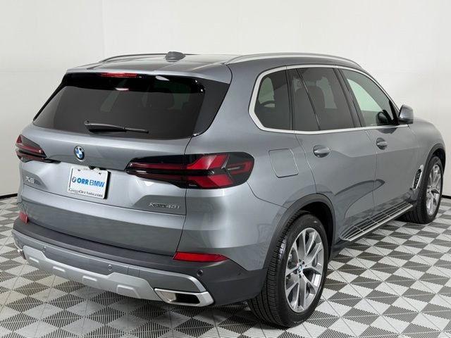 Used 2025 Skyscraper Gray Metallic BMW xDrive40i image 12