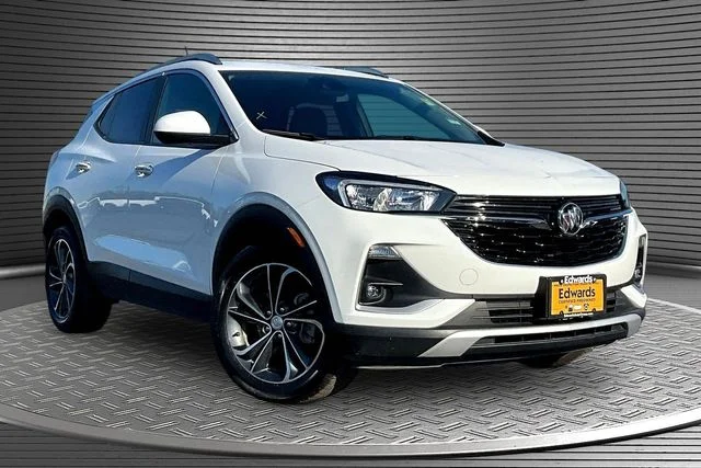 Used 2023 White Buick Select image 3