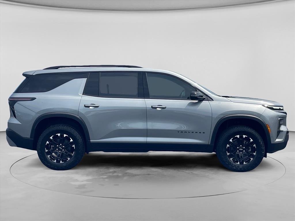 2027 Chevrolet Traverse Z71 - Photo 8