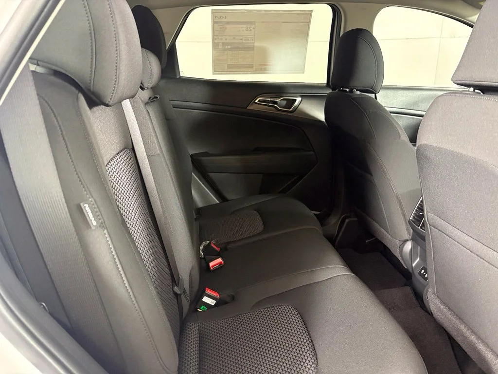 New 2027 Glacial White Pearl Kia LX image 17