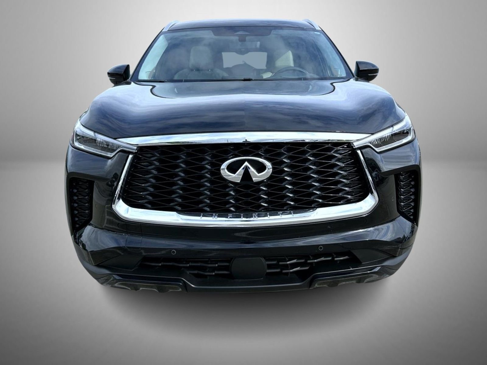 Used 2025 Black INFINITI LUXE image 2