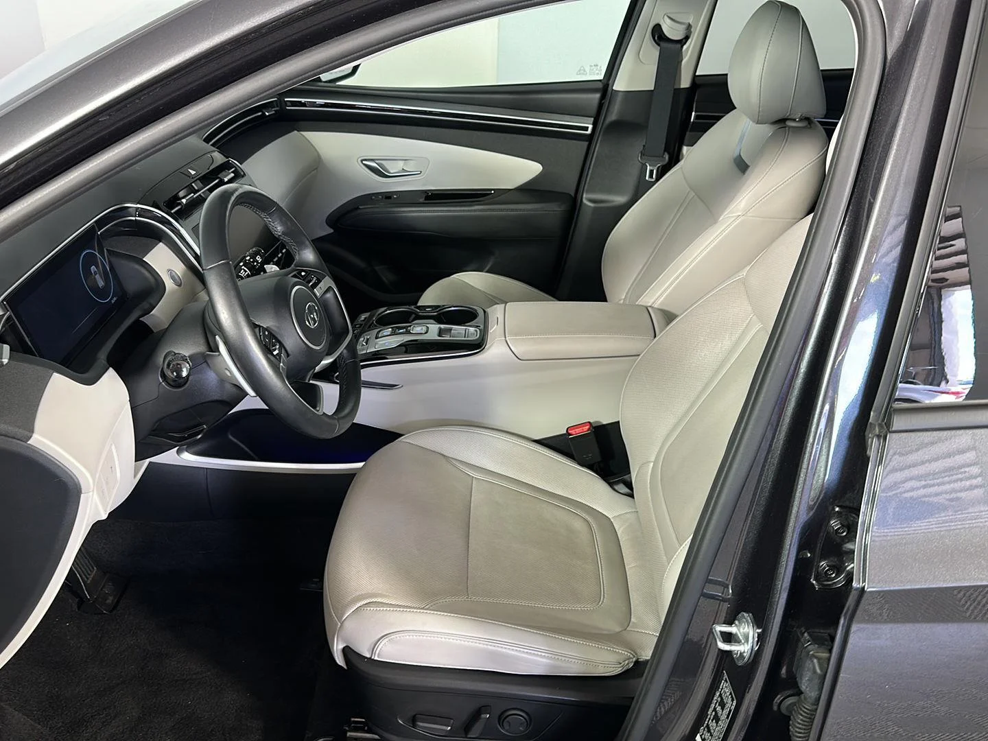 Used 2023 Portofino Gray Hyundai Limited image 24