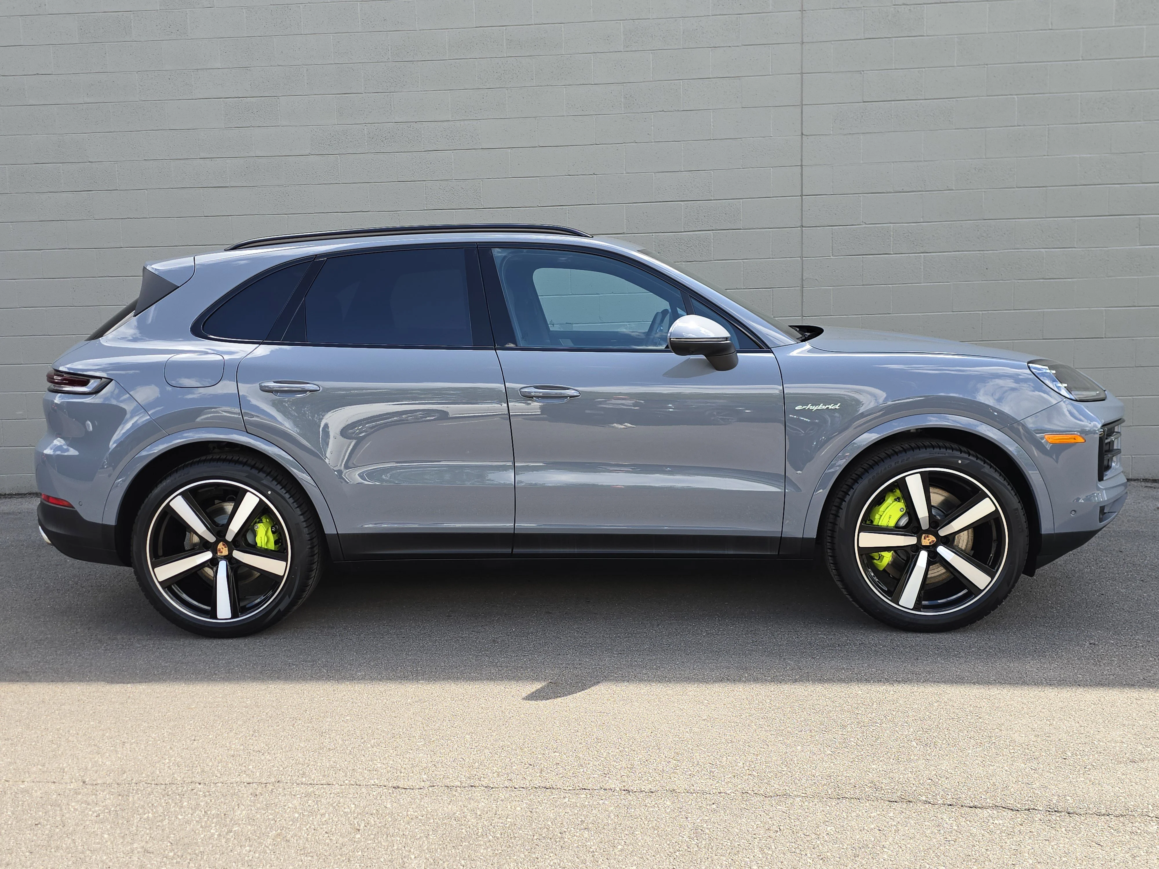 New 2026 Arctic Grey Porsche E-Hybrid image 10