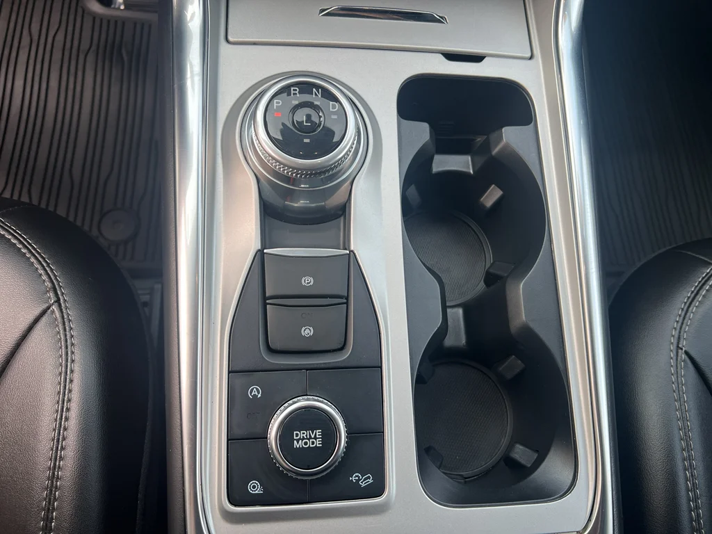 Used 2024 Agate Black Metallic Ford XLT image 21
