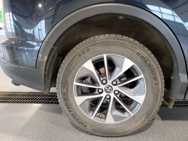 Used 2018 Aqua Toyota XLE image 15
