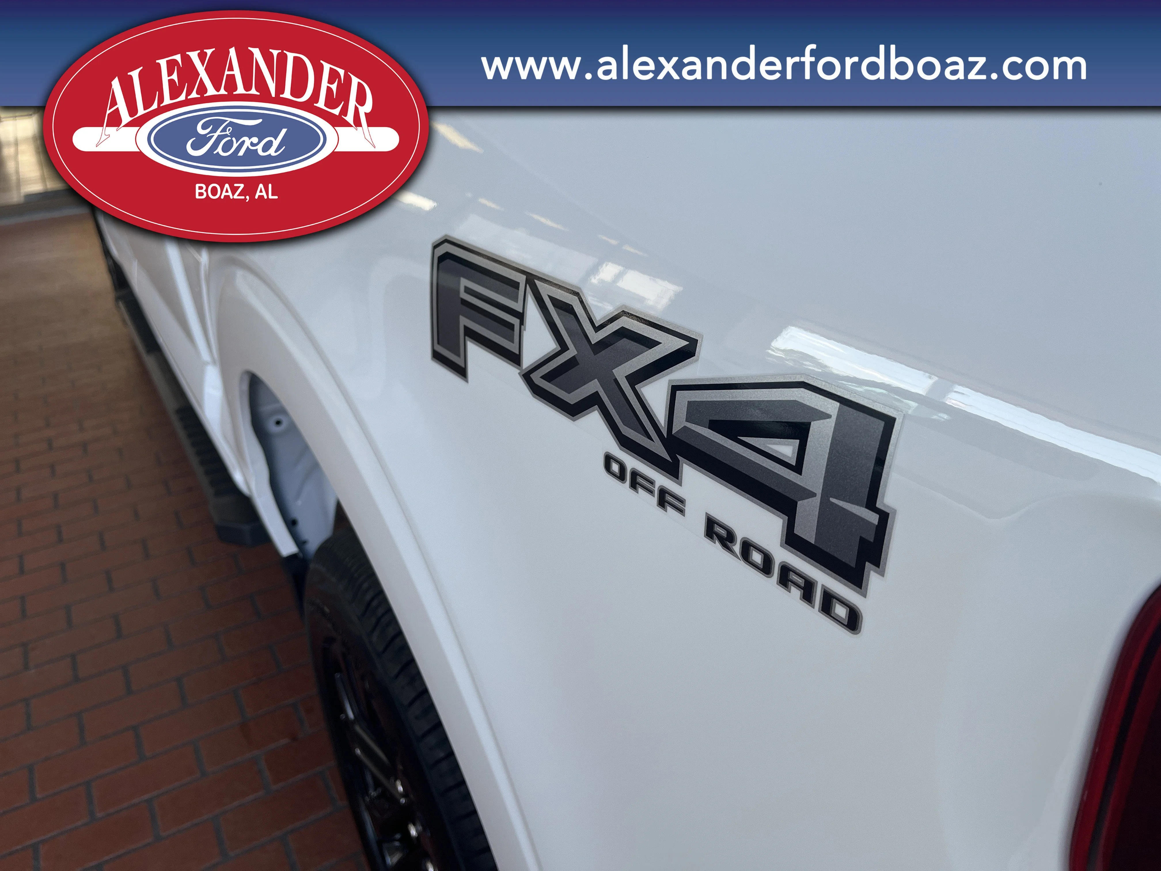 New 2026 Oxford White Ford XLT image 9
