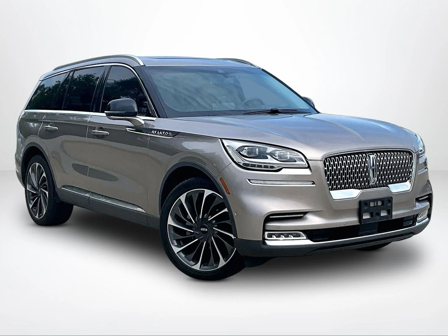 Used 2020 Beige Lincoln Reserve image 11