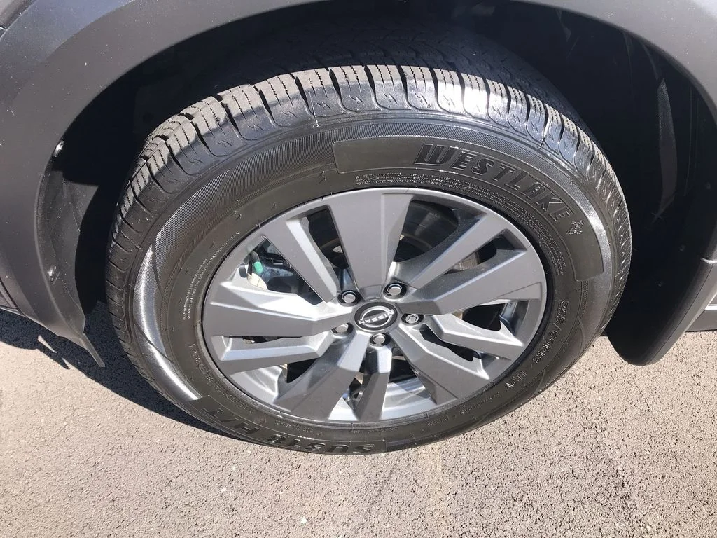 Used 2024 Gray Nissan S image 10