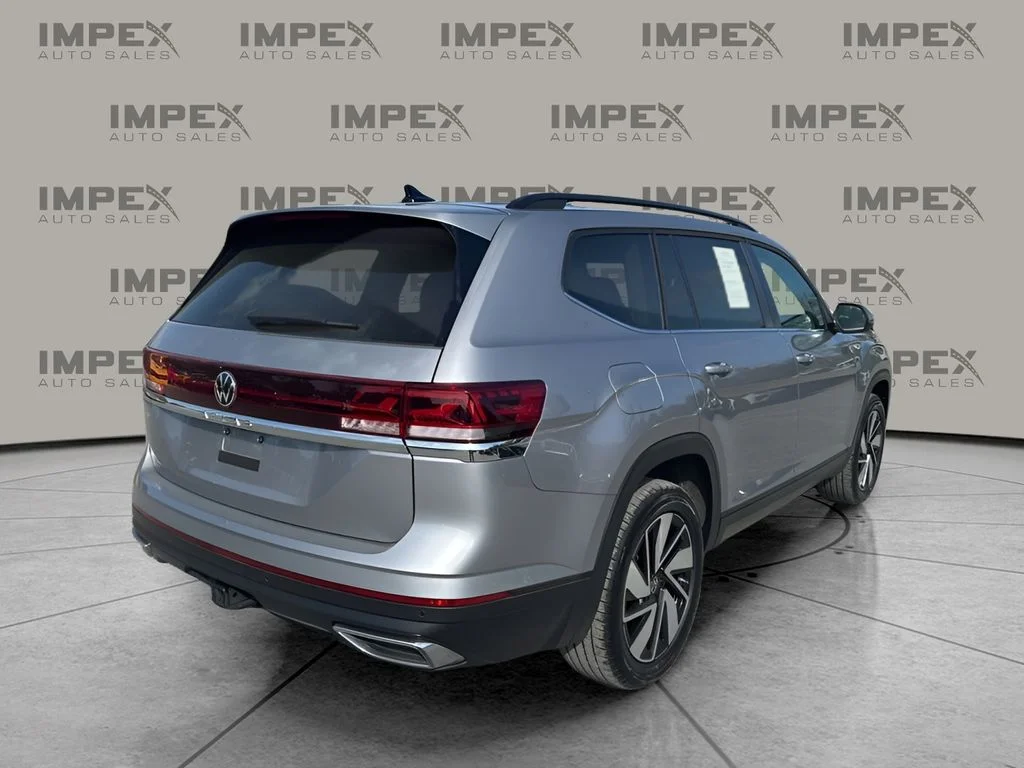 Used 2025 Silver Volkswagen 2.0T SE w/Technology image 5