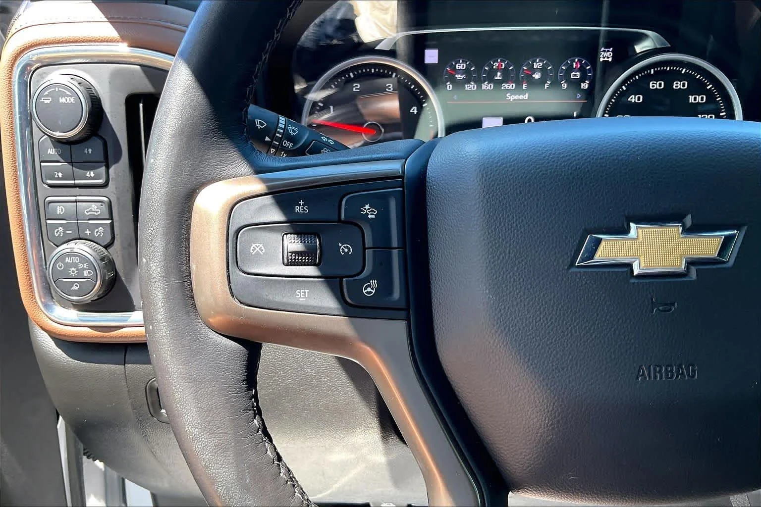Used 2023 Iridescent Pearl Tricoat Chevrolet High Country image 18