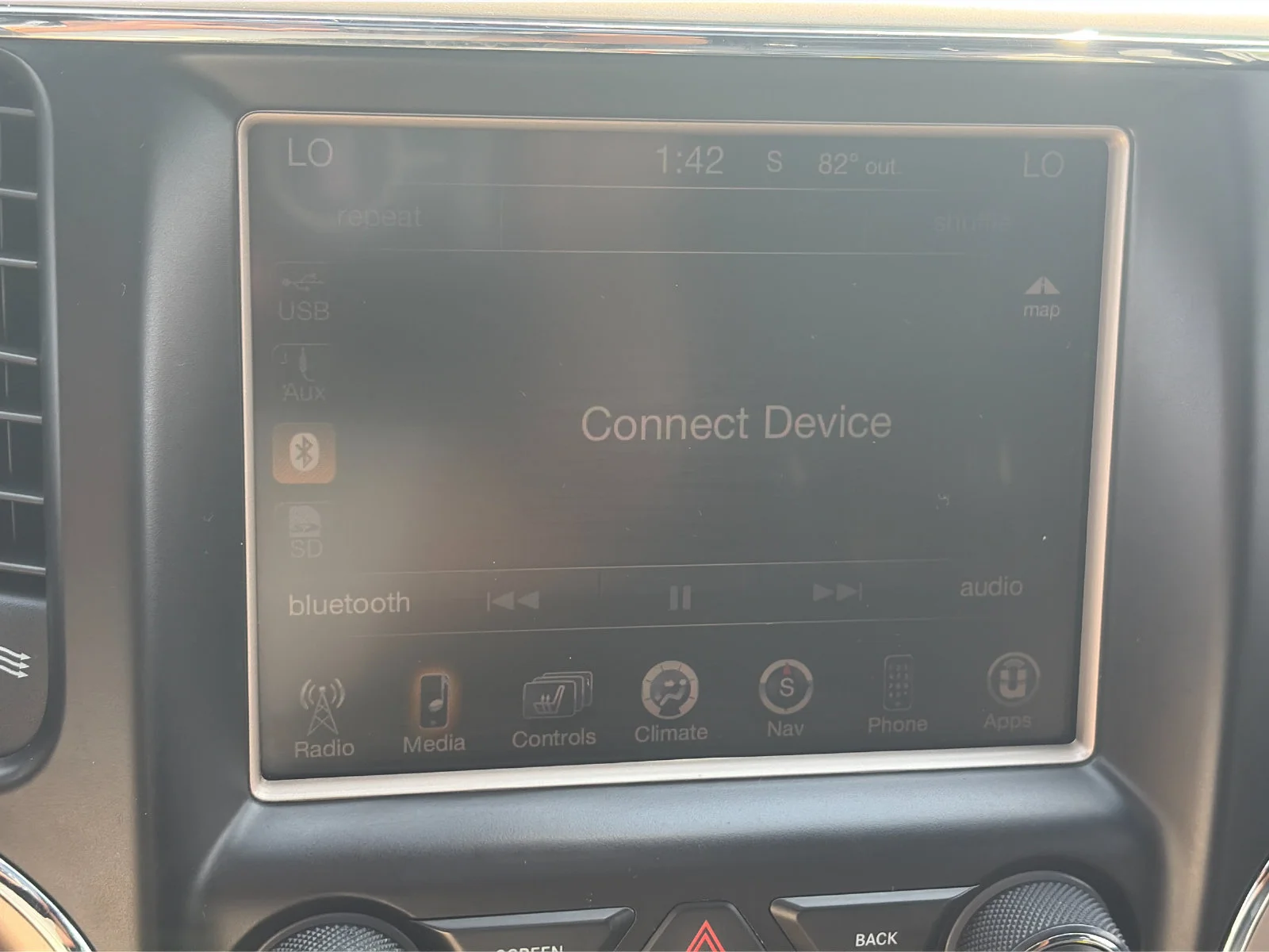 Used 2014 Brilliant Black Crystal Pearlcoat Jeep Limited image 20