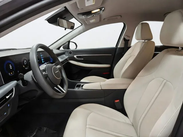 Used 2025 Red Hyundai SEL image 14