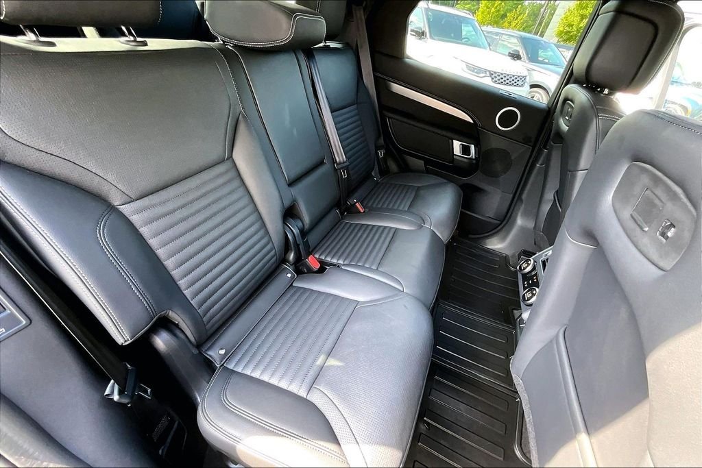 Used 2025 Blue Land Rover Dynamic SE image 28