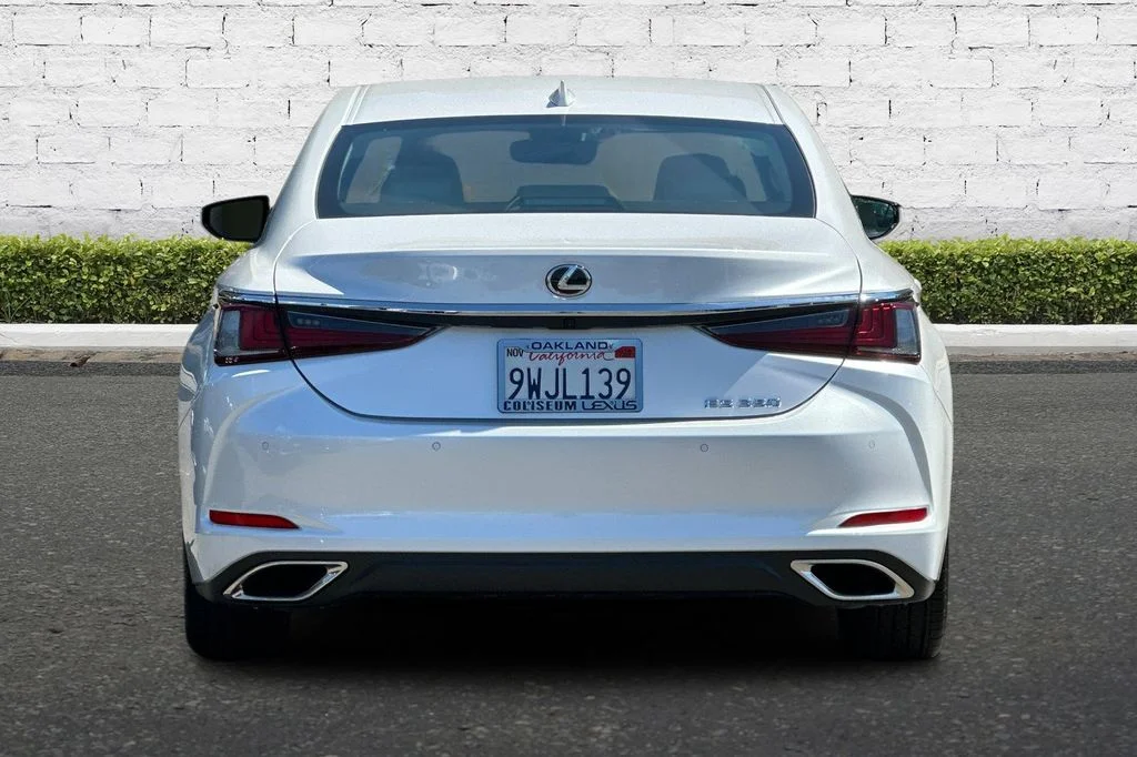 Used 2025 White Lexus 350 image 5