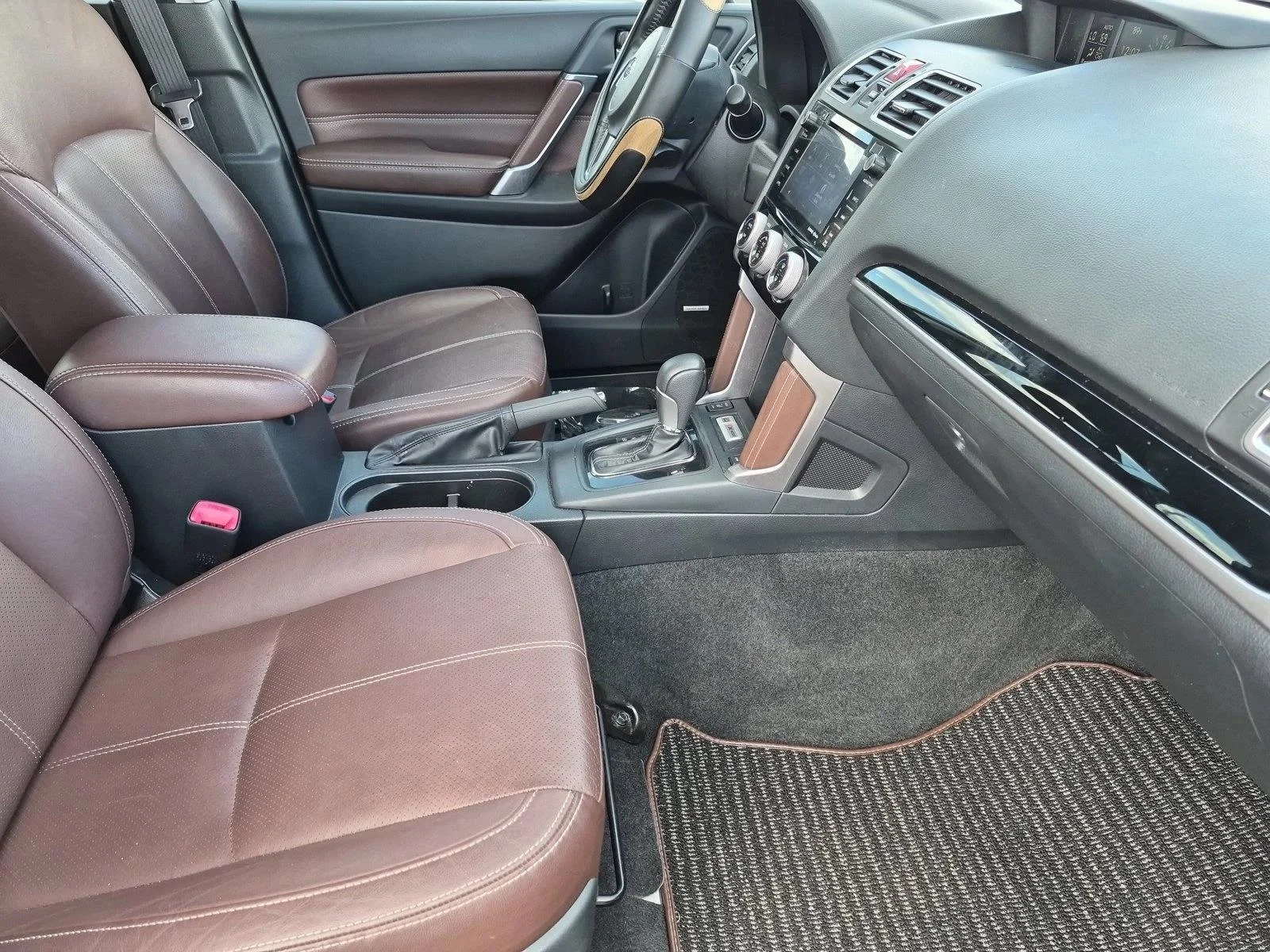Used 2017 Crystal White Pearl Subaru Touring image 20