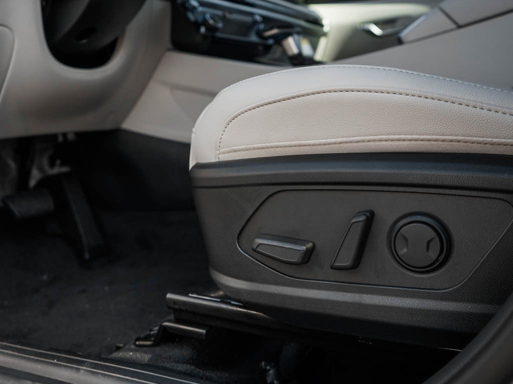 New 2026 Hampton Gray Hyundai SEL Plus AWD image 18