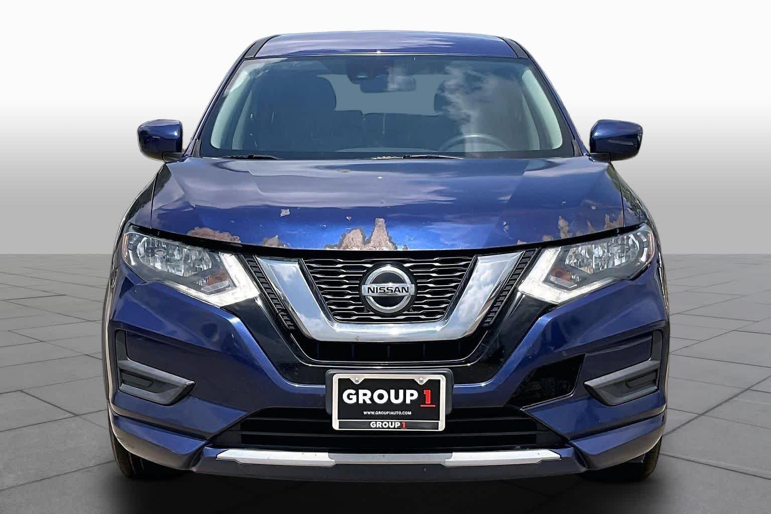 Used 2019 Caspian Blue Metallic Nissan S image 4