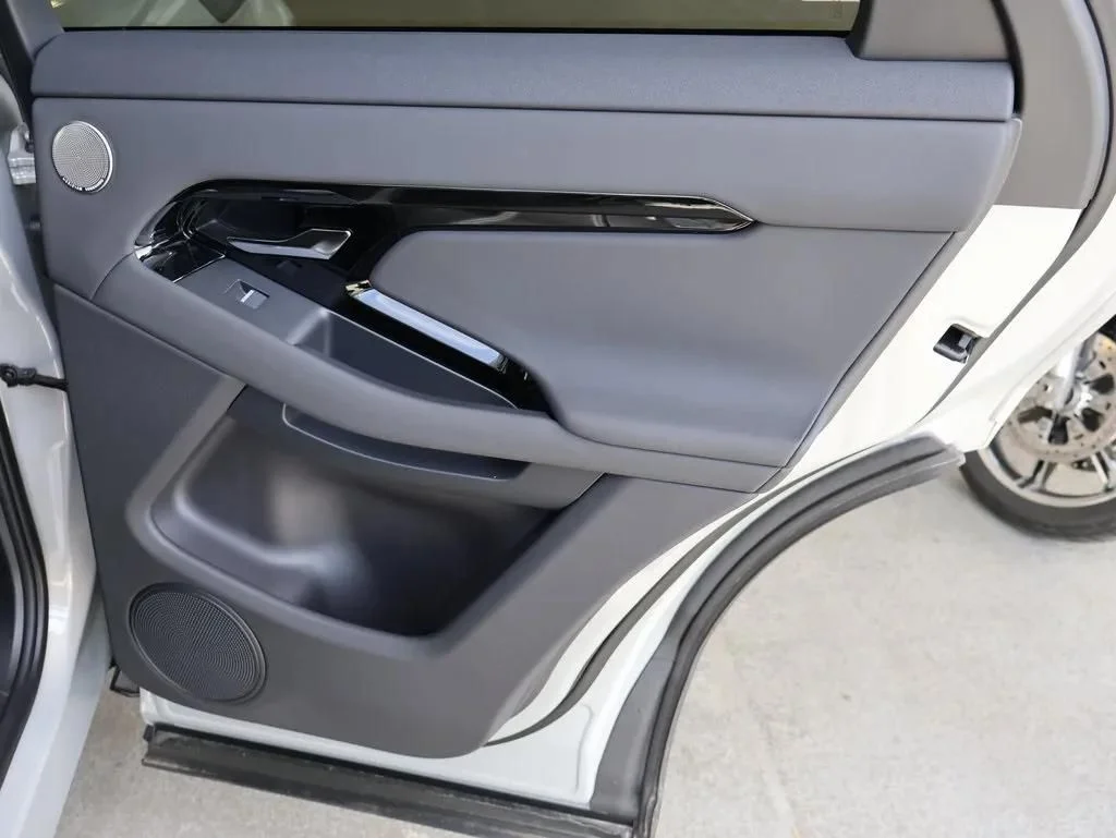 2026 Land Rover Range Rover Evoque Dynamic SE - Photo 18