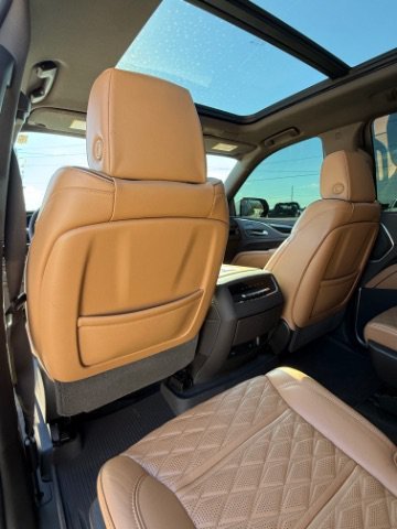 Used 2021 Crystal White Tricoat Cadillac Premium Luxury image 14