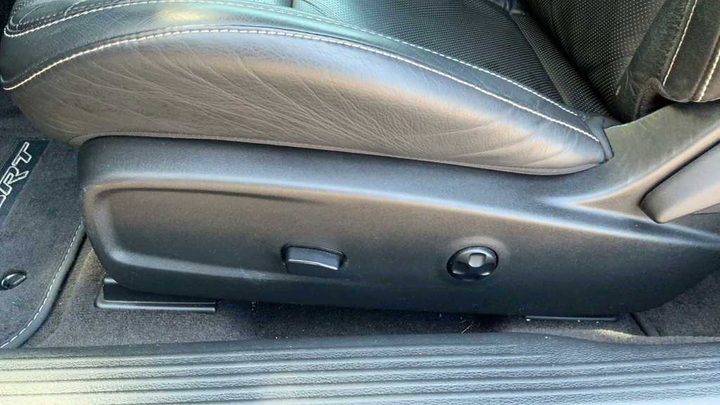 Used 2015 Pitch Black Clearcoat Dodge SRT 392 Supercharged image 15