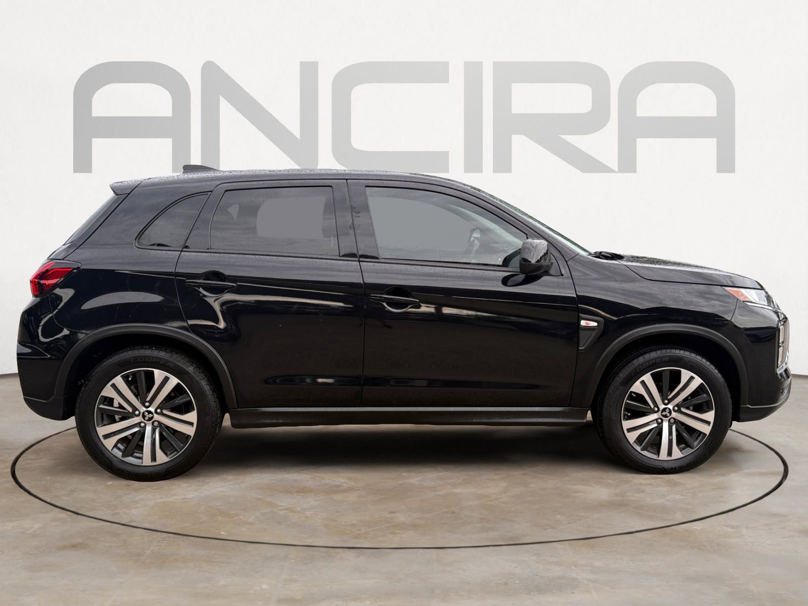 Used 2020 Labrador Black Metallic Mitsubishi ES 2.0 image 12