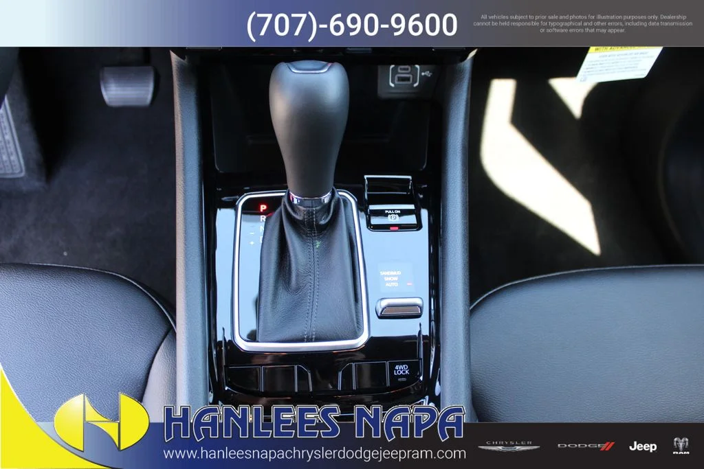 Used 2026 White Jeep Latitude image 18