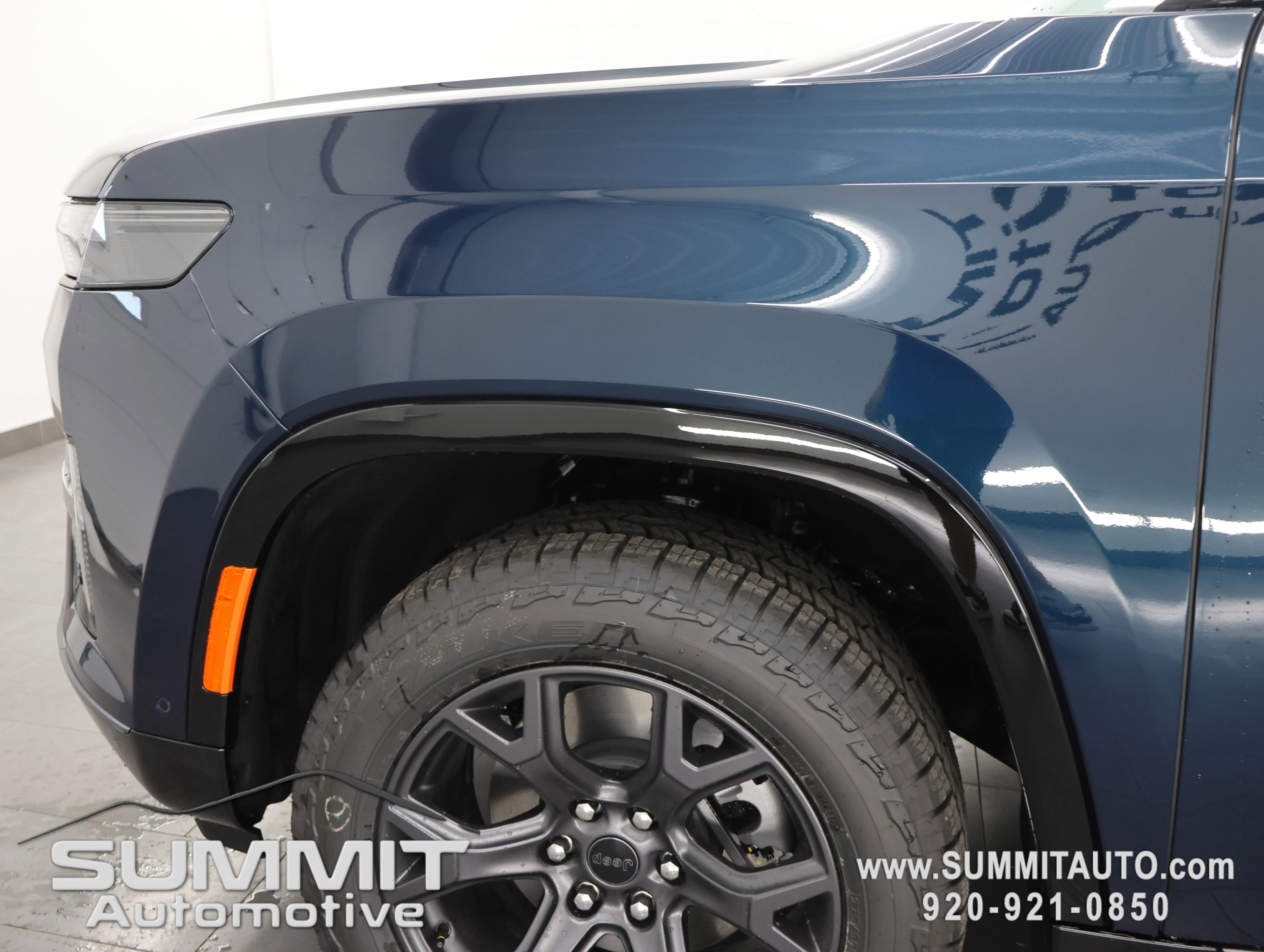 New 2026 Fathom Blue Pearl-Coat Exterior Paint (Late Availability) Jeep Upland image 40