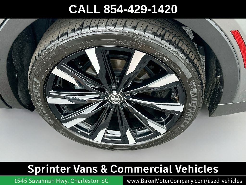 Used 2025  Toyota Platinum image 34