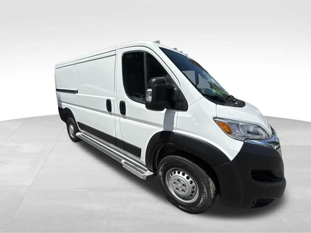 Used 2025 White Ram Base image 8