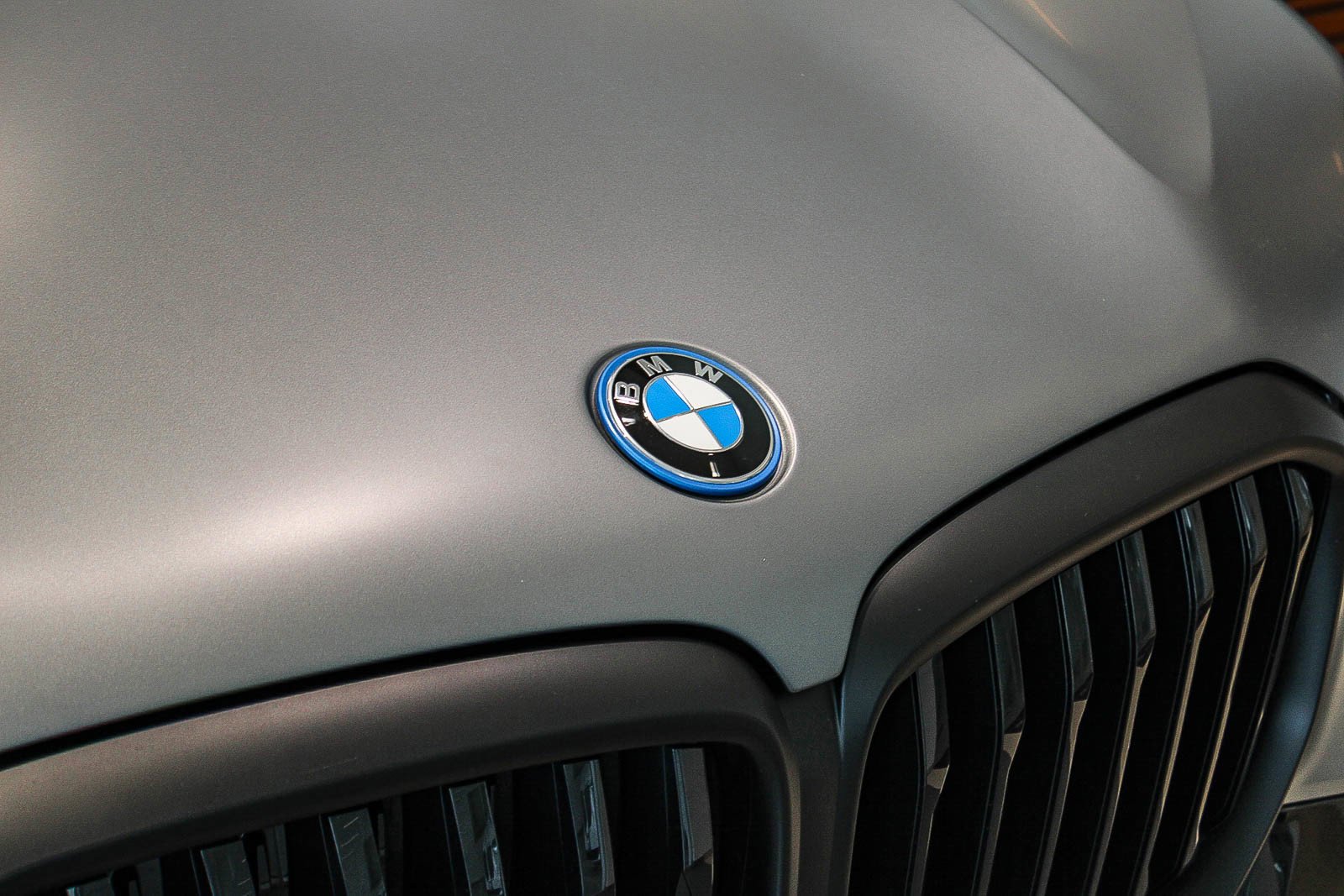 New 2026 Frozen Pure Grey Metallic BMW xDrive50e image 7