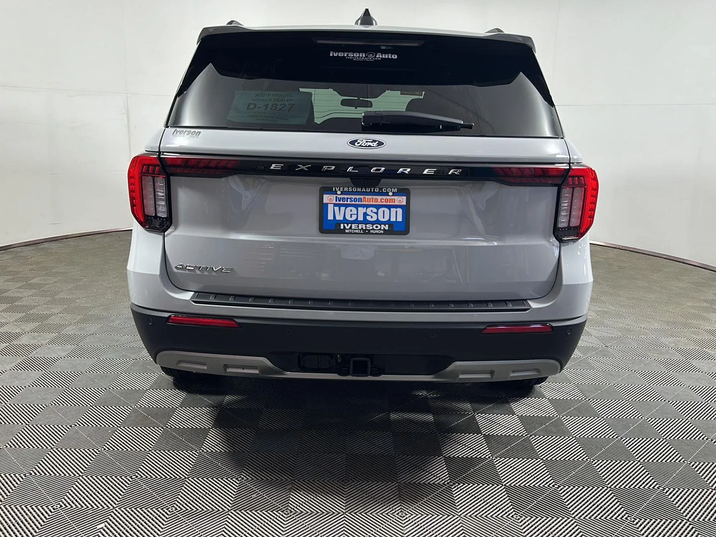 New 2027 Avalanche Gray Ford Active image 8