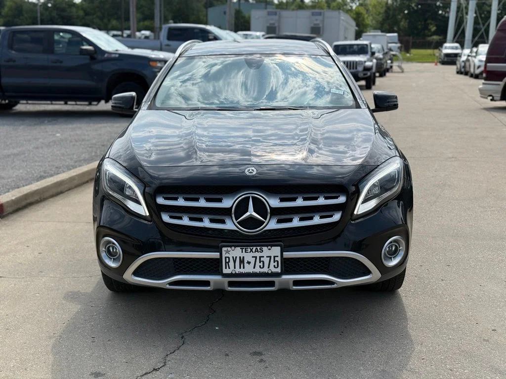Used 2019 Black Mercedes-Benz GLA 250 image 3