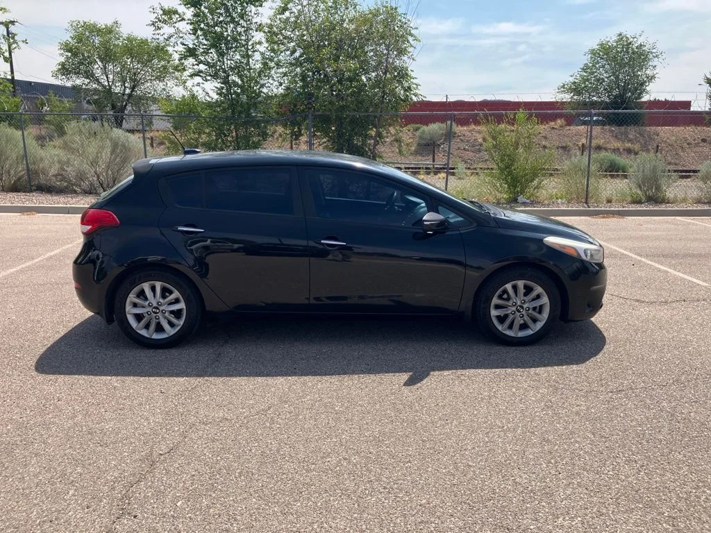 Used 2017 Black Kia LX image 8