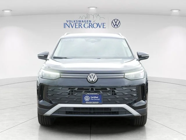 Certified 2025 Volkswagen Tiguan SE with VIN 3VVER7RM8SM021738 for sale in Inver Grove Heights, Minnesota