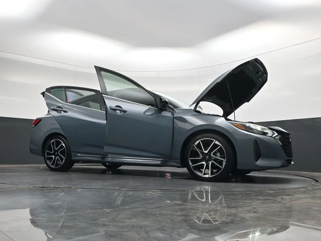 Used 2025 Gray Nissan SR image 56
