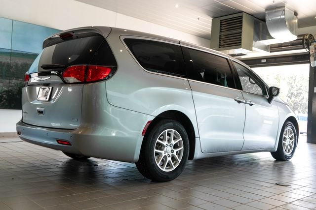 Used 2017 Silver Chrysler Touring image 8