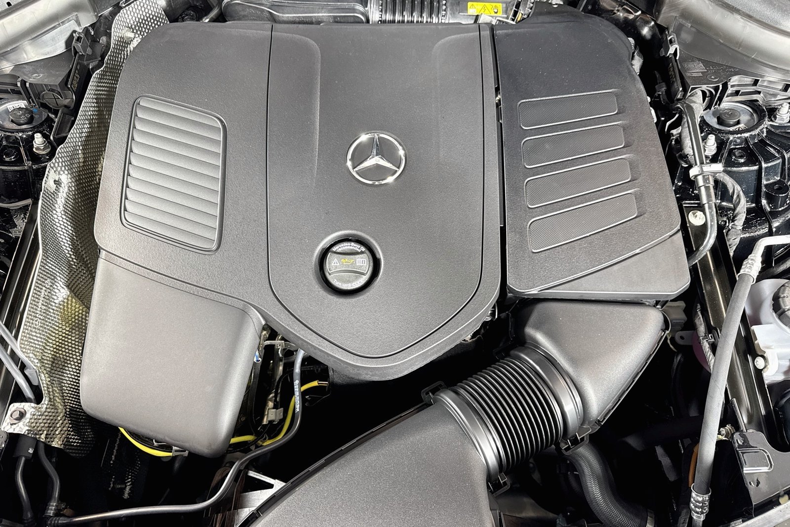 New 2026 Black Mercedes-Benz GLC 300 image 28