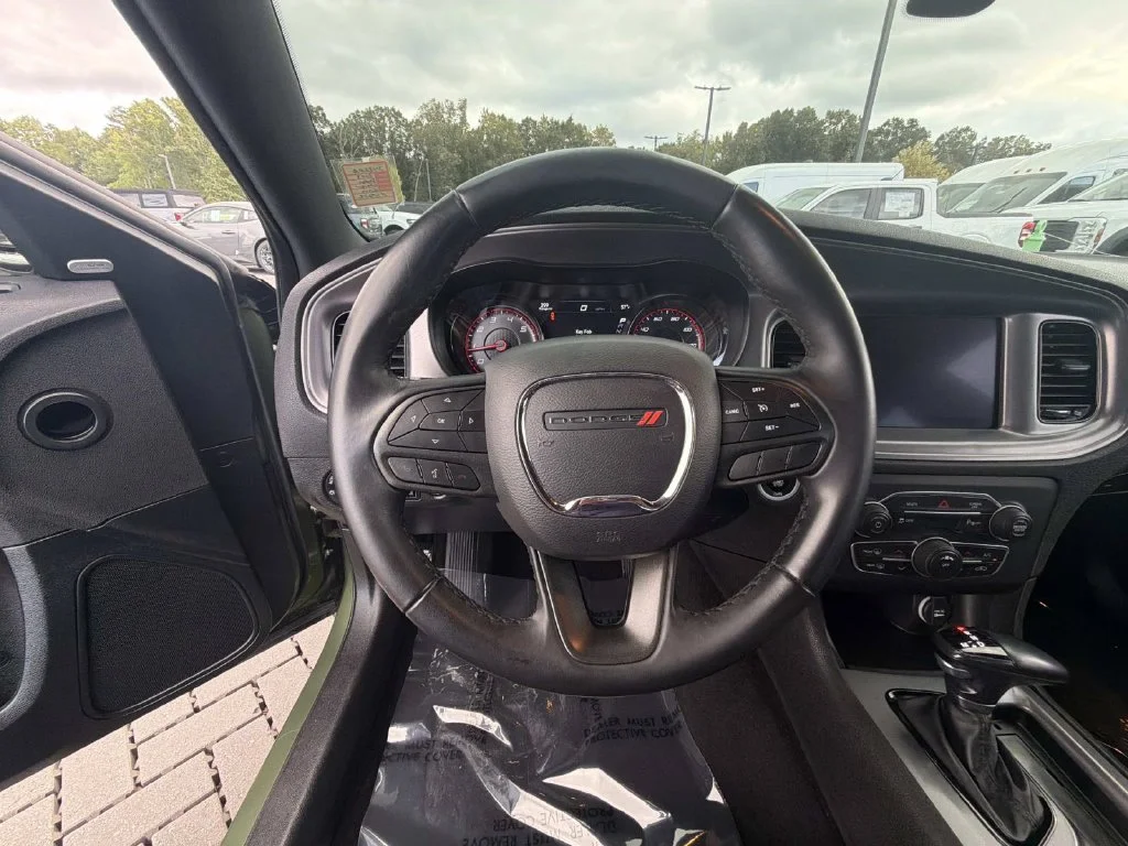 Used 2023 Green Dodge SXT image 16