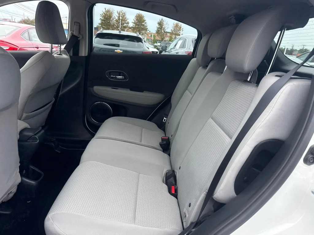 Used 2021 Platinum White Pearl Honda EX image 4