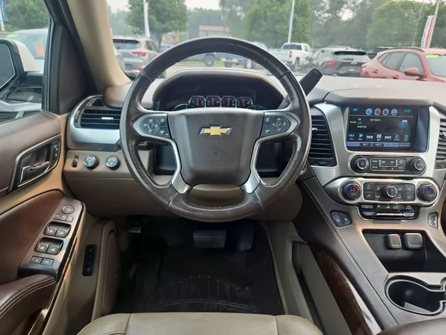 Used 2016 IRIDESCENT PEARL TRICOAT Chevrolet LT image 14