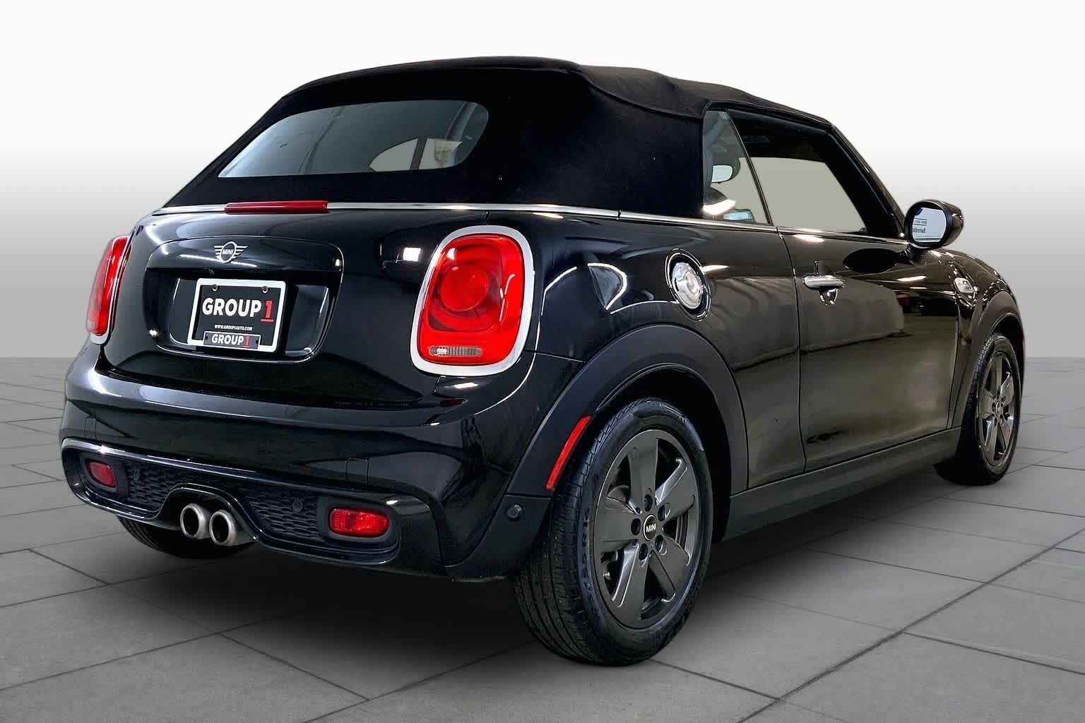 Used 2021 Midnight Black Metallic MINI Cooper S image 12