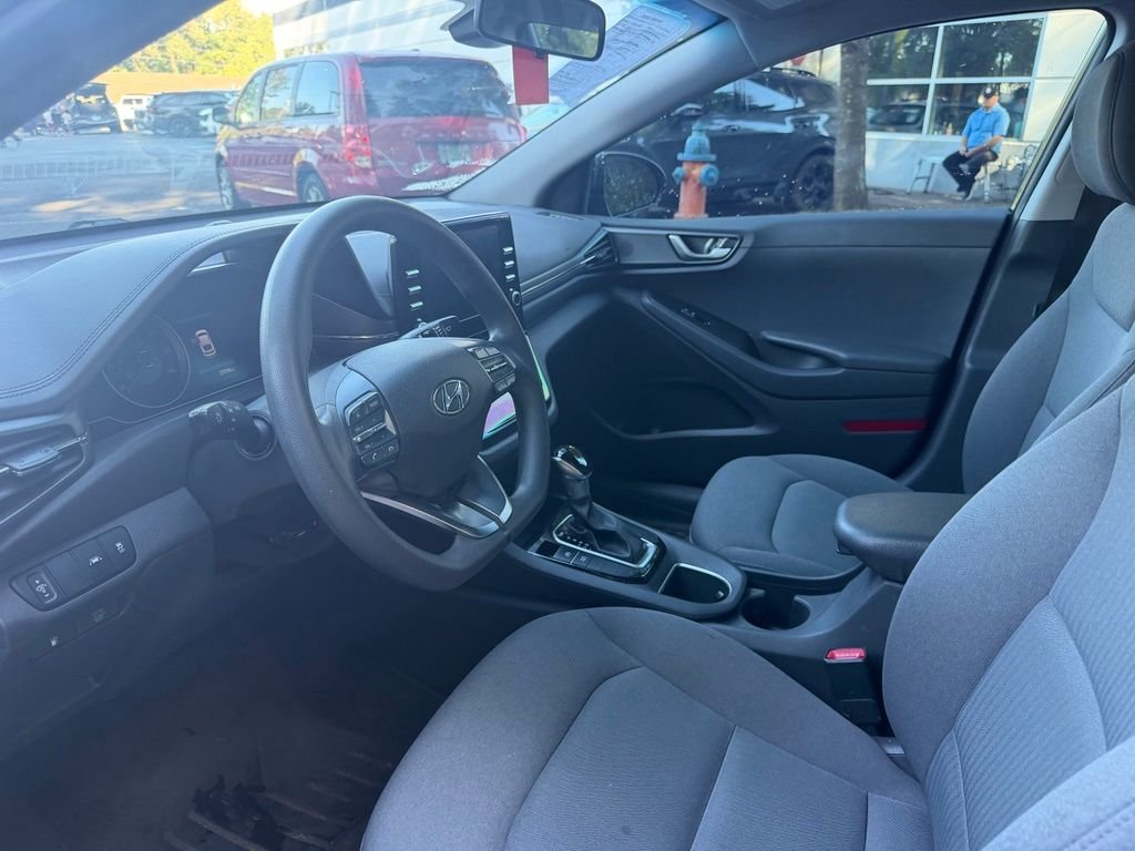 Used 2022 Amazon Gray Hyundai Blue image 12