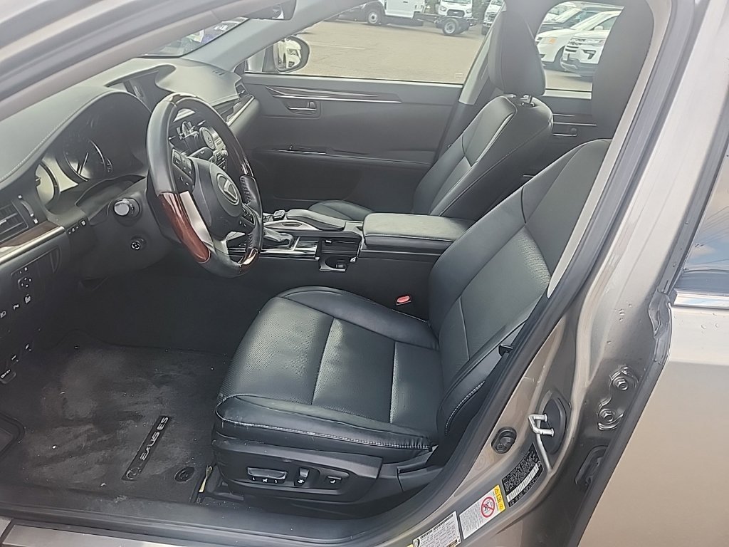 Used 2017 Silver Lexus 350 image 18